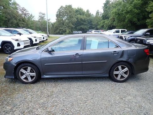 Used 2013 Toyota Camry SE FWD image 6