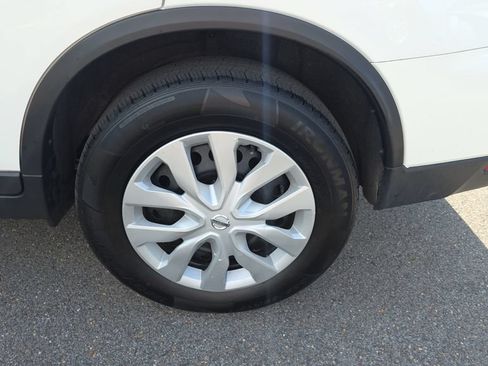 Used 2019 Nissan Rogue S FWD image 10