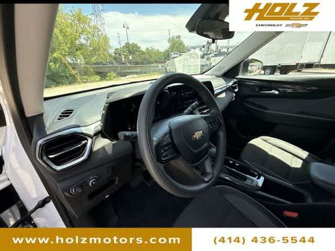 Certified 2025 Chevrolet TrailBlazer LS w/ LS Convenience Package FWD image 10