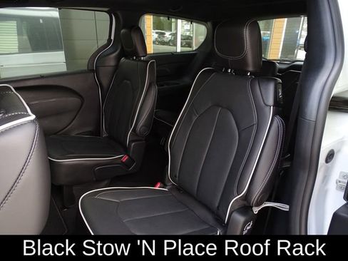 New 2024 Chrysler Pacifica Limited w/ S Appearance Package image 14