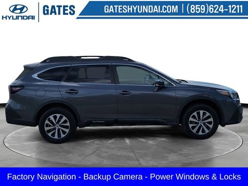 Used 2022 Subaru Outback Premium AWD/4WD image 3