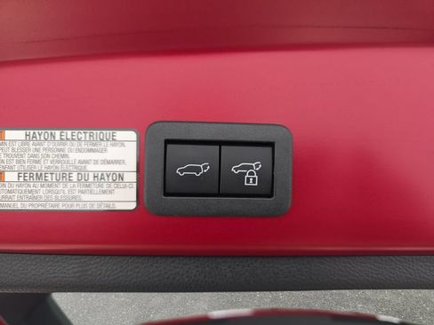 Used 2023 Toyota Corolla Cross XLE w/ Convenience Package AWD/4WD image 36