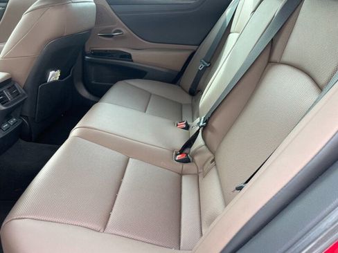 Certified 2025 Lexus ES 350 w/ Premium Package image 5