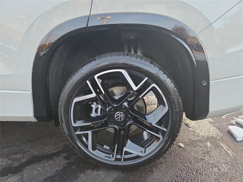 New 2026 Volkswagen Tiguan SEL R-Line image 10