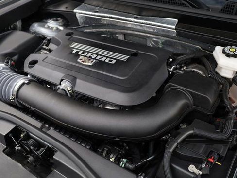 Used 2024 Cadillac XT4 Premium Luxury w/ Cold Weather Package image 11