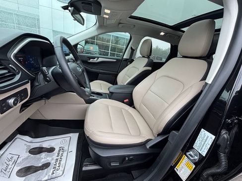 Used 2021 Ford Escape SEL w/ Technology Package FWD image 13
