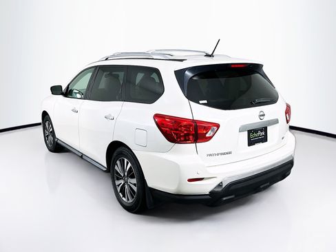 Used 2017 Nissan Pathfinder SV FWD image 5