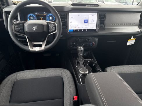 New 2025 Ford Bronco 4-Door image 5