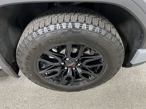 Used 2024 GMC Sierra 1500 Elevation image 21