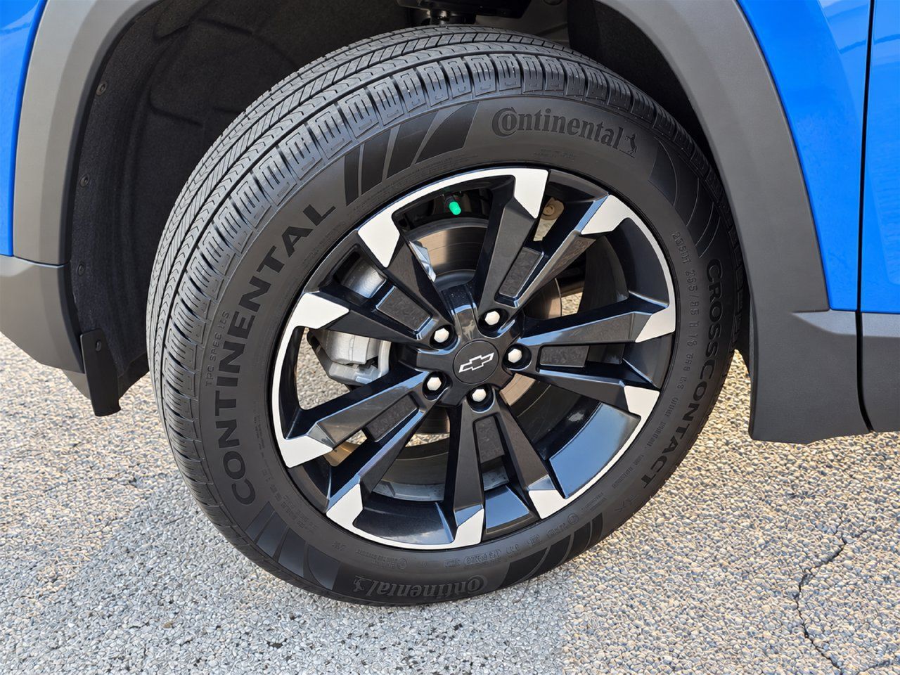 Used 2025 Chevrolet Equinox RS w/ Safety and Technology Package FWD image 11