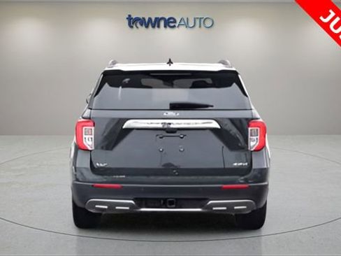 Used 2023 Ford Explorer XLT w/ Equipment Group 202A image 3