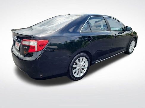 Used 2014 Toyota Camry XLE FWD image 5
