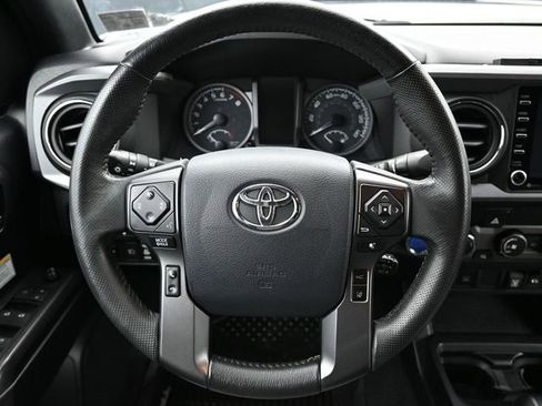 Used 2020 Toyota Tacoma TRD Off-Road image 15
