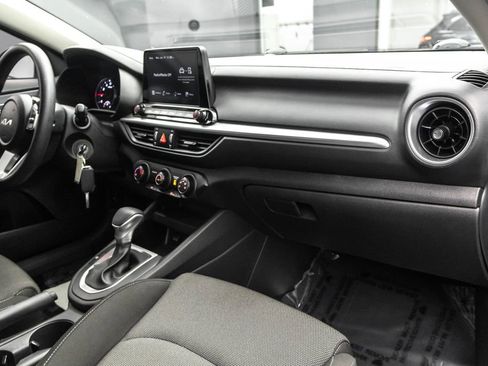 Used 2022 Kia Forte LXS w/ LXS Technology Package image 29