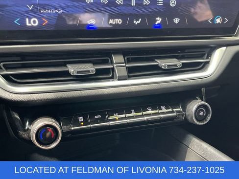Used 2025 Chevrolet Equinox EV LT FWD image 17