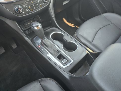 Used 2021 Chevrolet Equinox LT FWD image 16