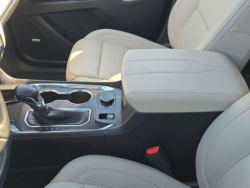 Used 2023 Chevrolet Traverse LT w/ LT Premium Package image 26