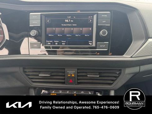 Used 2019 Volkswagen Jetta R-Line image 11