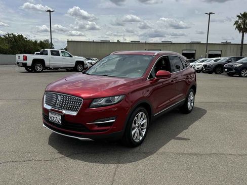 Used 2019 Lincoln MKC Select w/ Select Plus Package AWD/4WD image 5