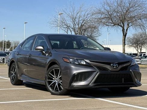 Certified 2024 Toyota Camry SE w/ Cold Weather Package image 2