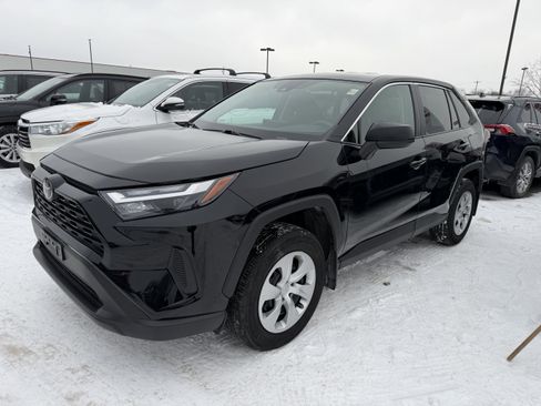 Used 2023 Toyota RAV4 LE image 4