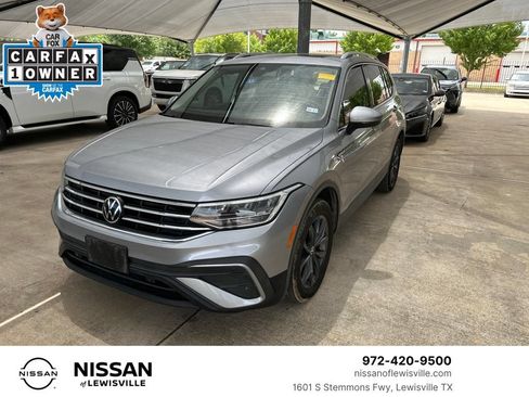 Used 2023 Volkswagen Tiguan SE w/ Panoramic Sunroof Package FWD image 1