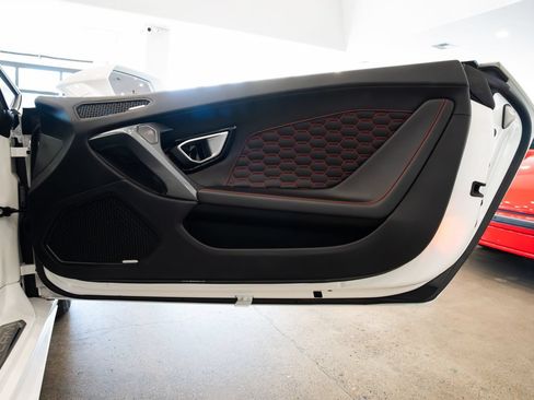 Used 2017 Lamborghini Huracan LP 580-2 RWD image 21