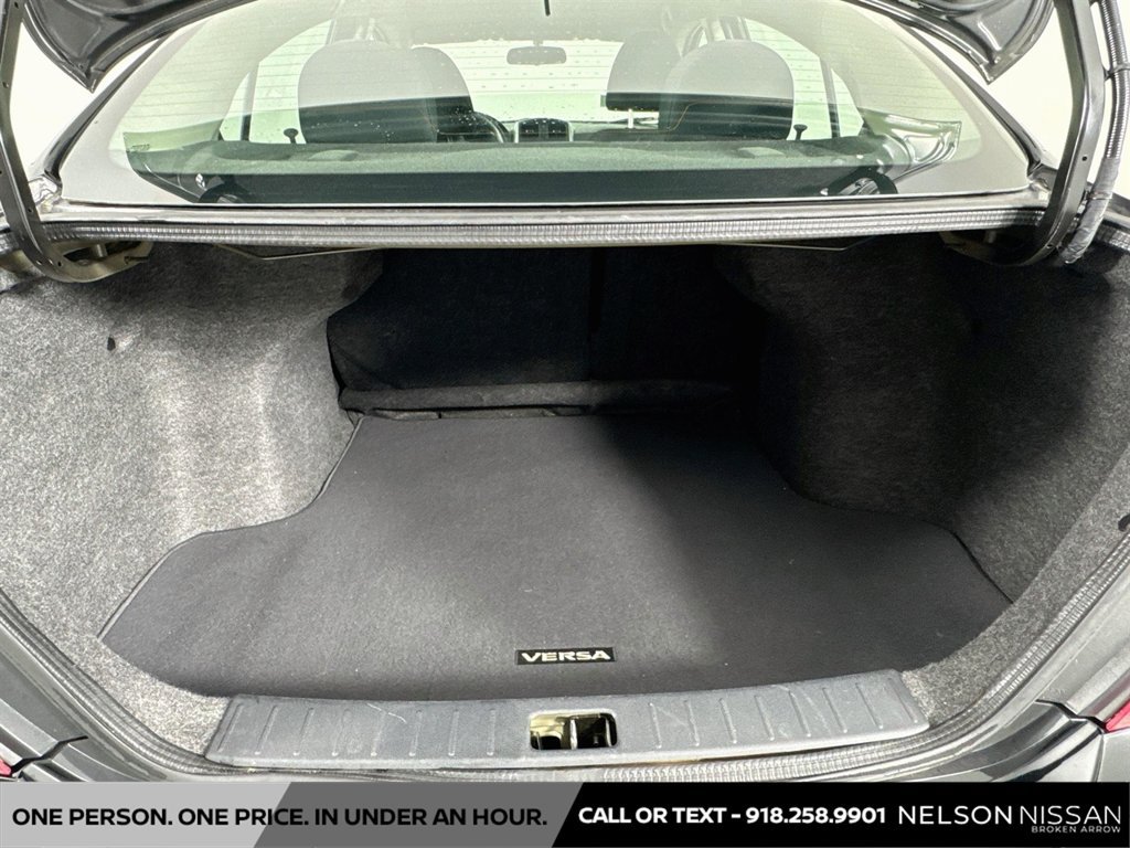 Used 2016 Nissan Versa SV FWD image 22