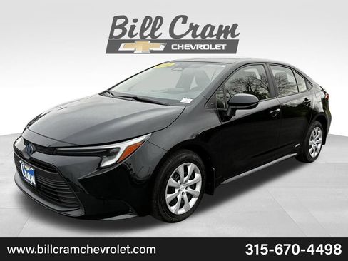 Used 2024 Toyota Corolla LE AWD/4WD image 30
