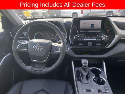 Used 2026 Toyota Highlander XLE AWD/4WD image 16