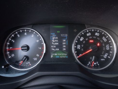 Used 2020 Toyota RAV4 XLE Premium image 13