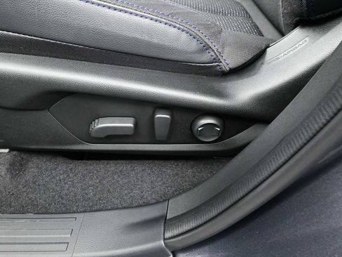 Used 2025 Subaru Forester Premium AWD/4WD image 8