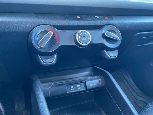 Used 2018 Kia Rio S image 12