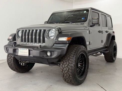 Used 2021 Jeep Wrangler Unlimited Sport AWD/4WD image 3