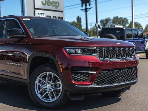 New 2026 Jeep Grand Cherokee Laredo X AWD/4WD image 3
