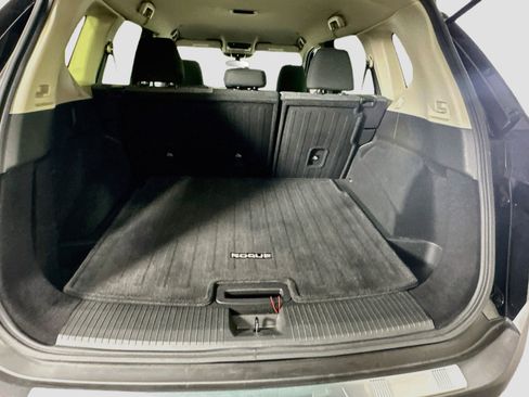 Used 2023 Nissan Rogue SV AWD/4WD image 27