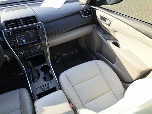 Used 2017 Toyota Camry XLE image 15