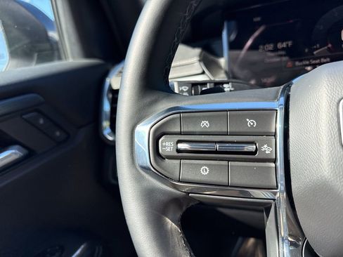 Used 2025 GMC Acadia Elevation FWD image 15