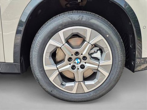 New 2026 BMW X1 xDrive28i w/ Technology Package AWD/4WD image 10