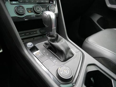 Used 2019 Volkswagen Tiguan SEL R-Line image 28