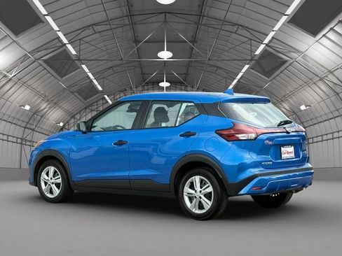 Used 2022 Nissan Kicks S FWD image 5