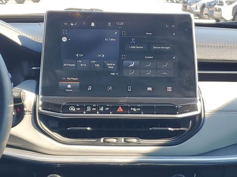 Used 2023 Jeep Compass Limited image 27