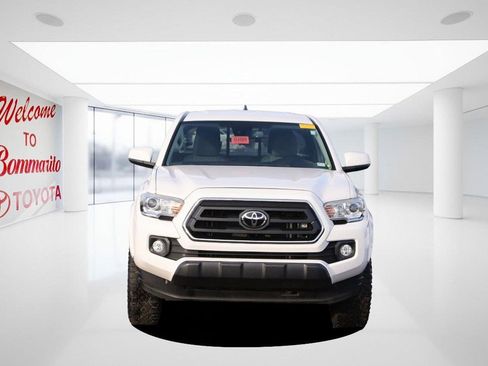 Certified 2021 Toyota Tacoma SR image 4