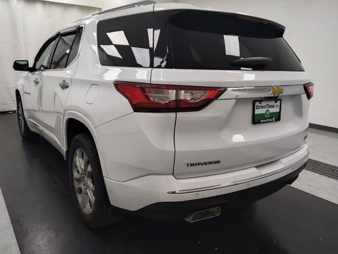 Used 2018 Chevrolet Traverse Premier w/ Driver Confidence II Package FWD image 5