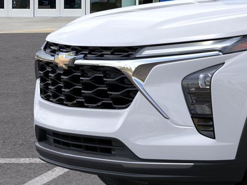 New 2026 Chevrolet Trax LT w/ Driver Confidence Package image 15