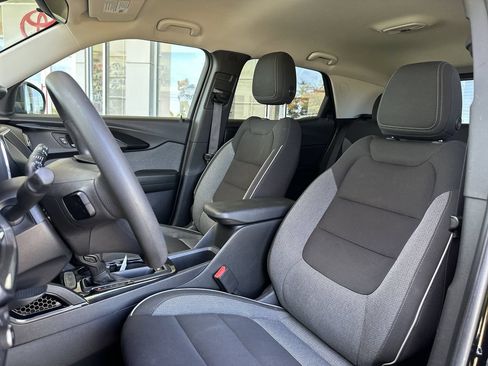 Used 2023 Chevrolet TrailBlazer LT FWD image 9