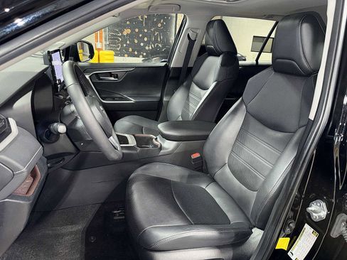 Used 2023 Toyota RAV4 Limited image 15
