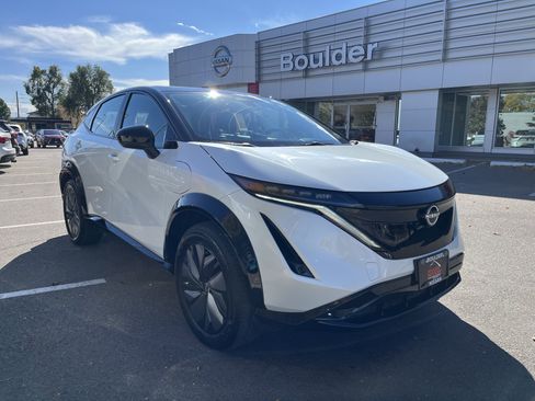 Used 2023 Nissan Ariya AWD image 2