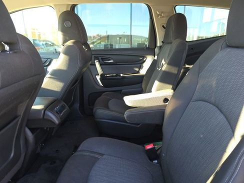 Used 2017 Chevrolet Traverse LT image 10