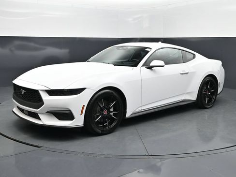 Used 2026 Ford Mustang Coupe RWD image 1